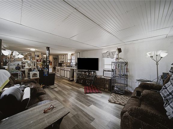 5th image of 3896 E Thompson Avenue