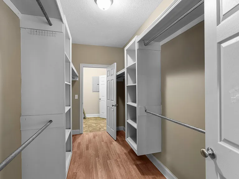 113 Dundee Cv — Photo 18