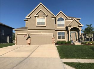 16615 S Parkwood St, Olathe, KS 66062