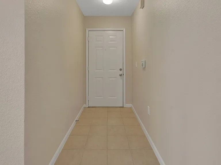 940 Village Trl #4-207 — Photo 5