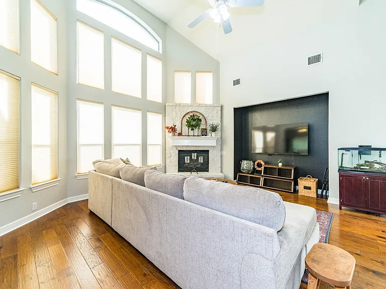 15814 Seekers St — Photo 11