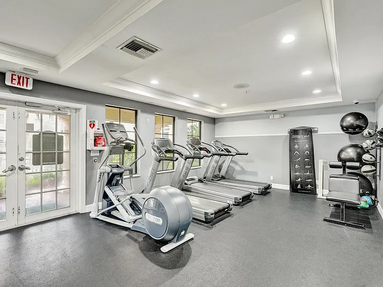 651 Okeechobee Blvd #1010 — Photo 40