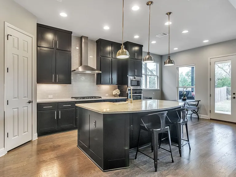7100 Trissino Dr — Photo 11