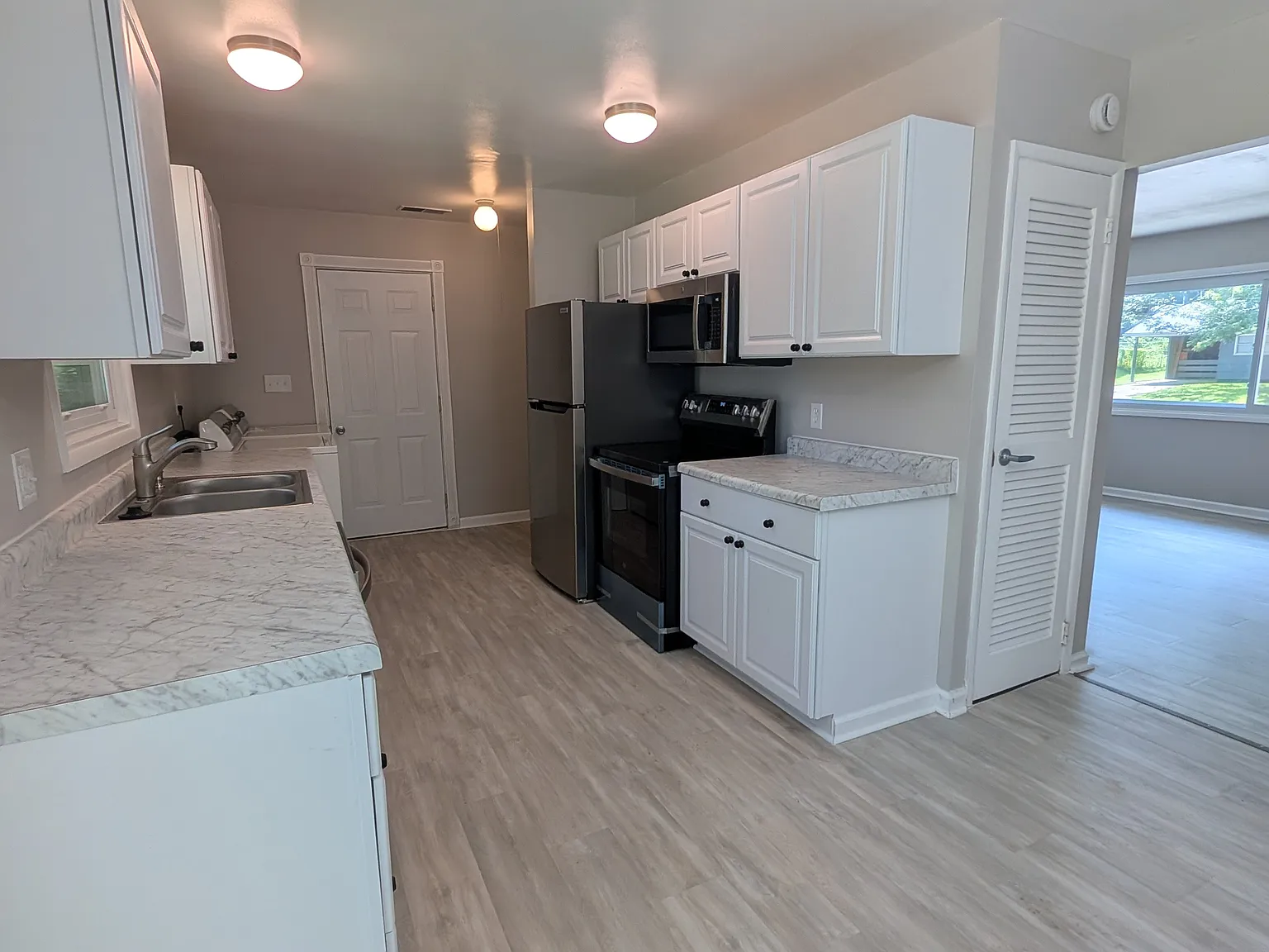 3 bed, 1092 sqft, $1,495 — Photo 3