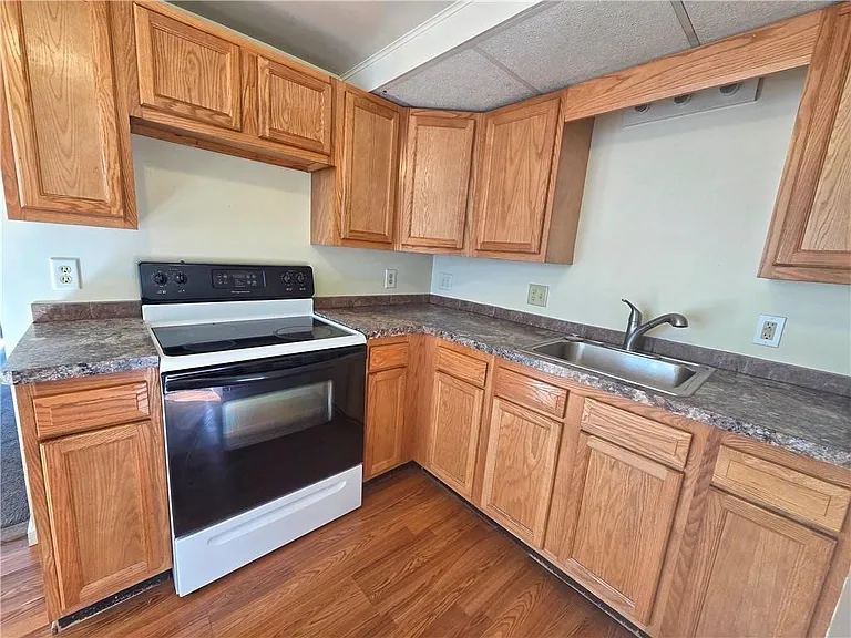 235B Allen St — Photo 28