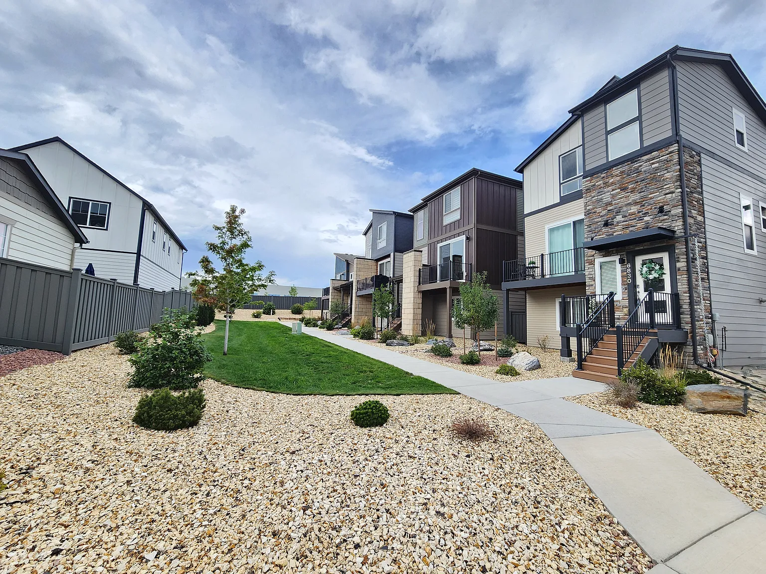 3 bed, 2.5 bath, 1988 sqft, $2,750 — Photo 3