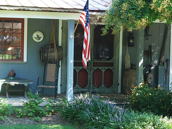 Front of detatched shop