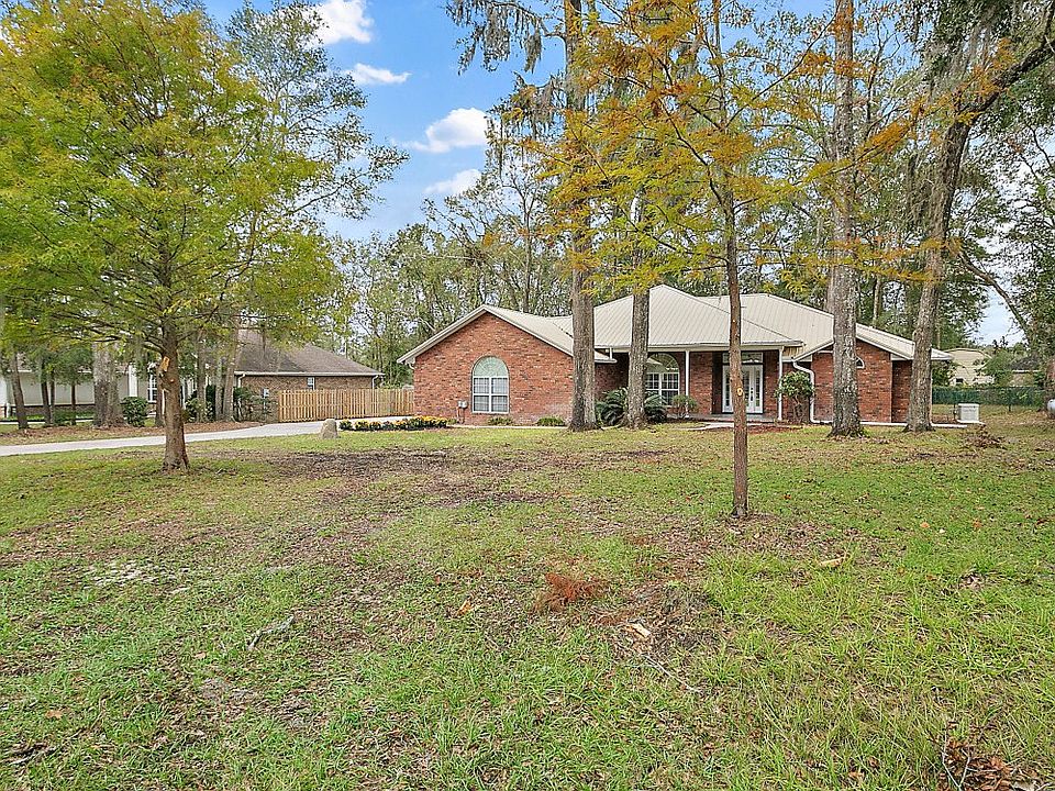 1st image of 373 NW Zack Dr
