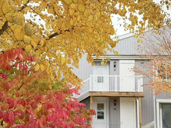 19 Dawson Dr #57, Collingwood, ON L9Y 5B4