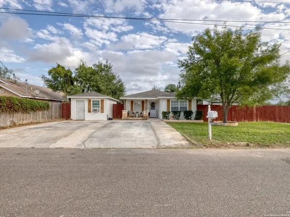 901 N JAY ST, Carrizo Springs, TX 78834