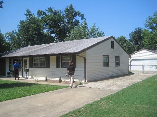 1st image of 2648 Windsor Ave