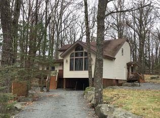 117 Surrey Ln, Hawley, PA 18428