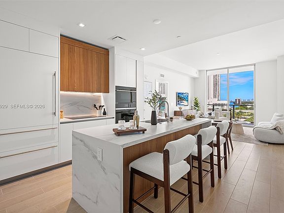 2nd image of 1400 Biscayne Blvd #609