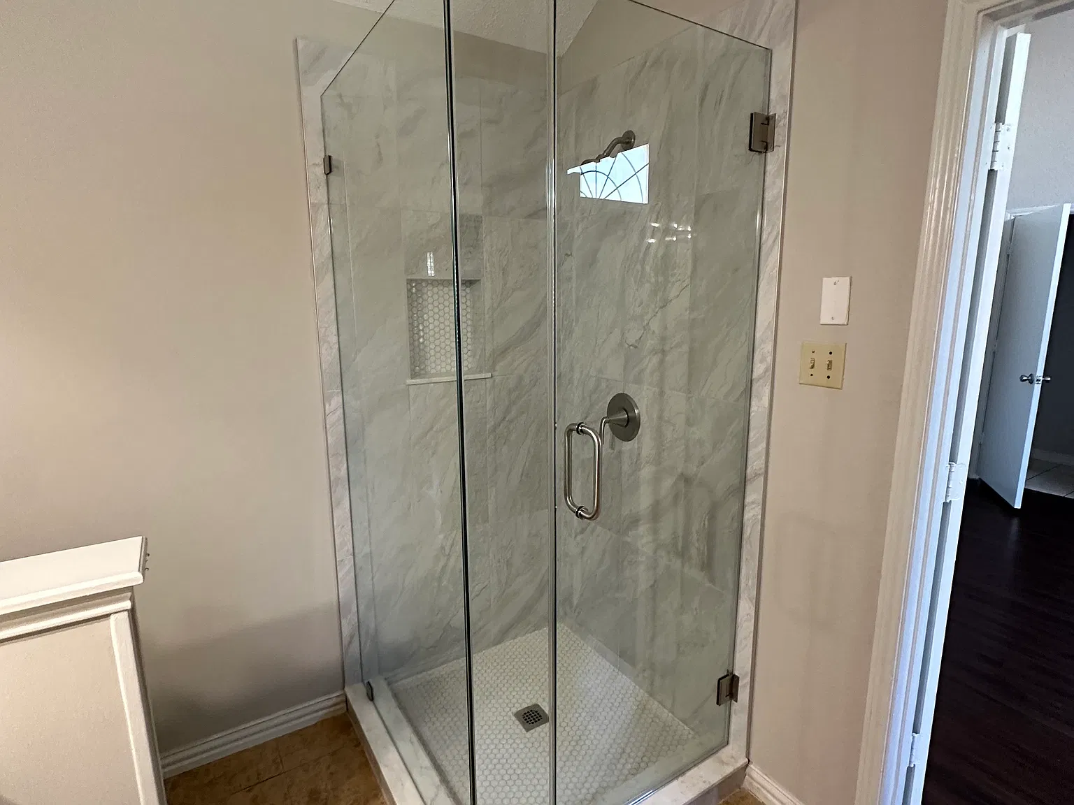 3 bed, 1300 sqft, $2,200 — Photo 3