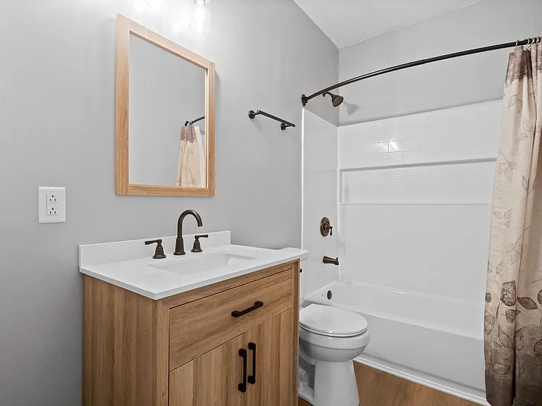 478 Thompkins Ln #B — Photo 14