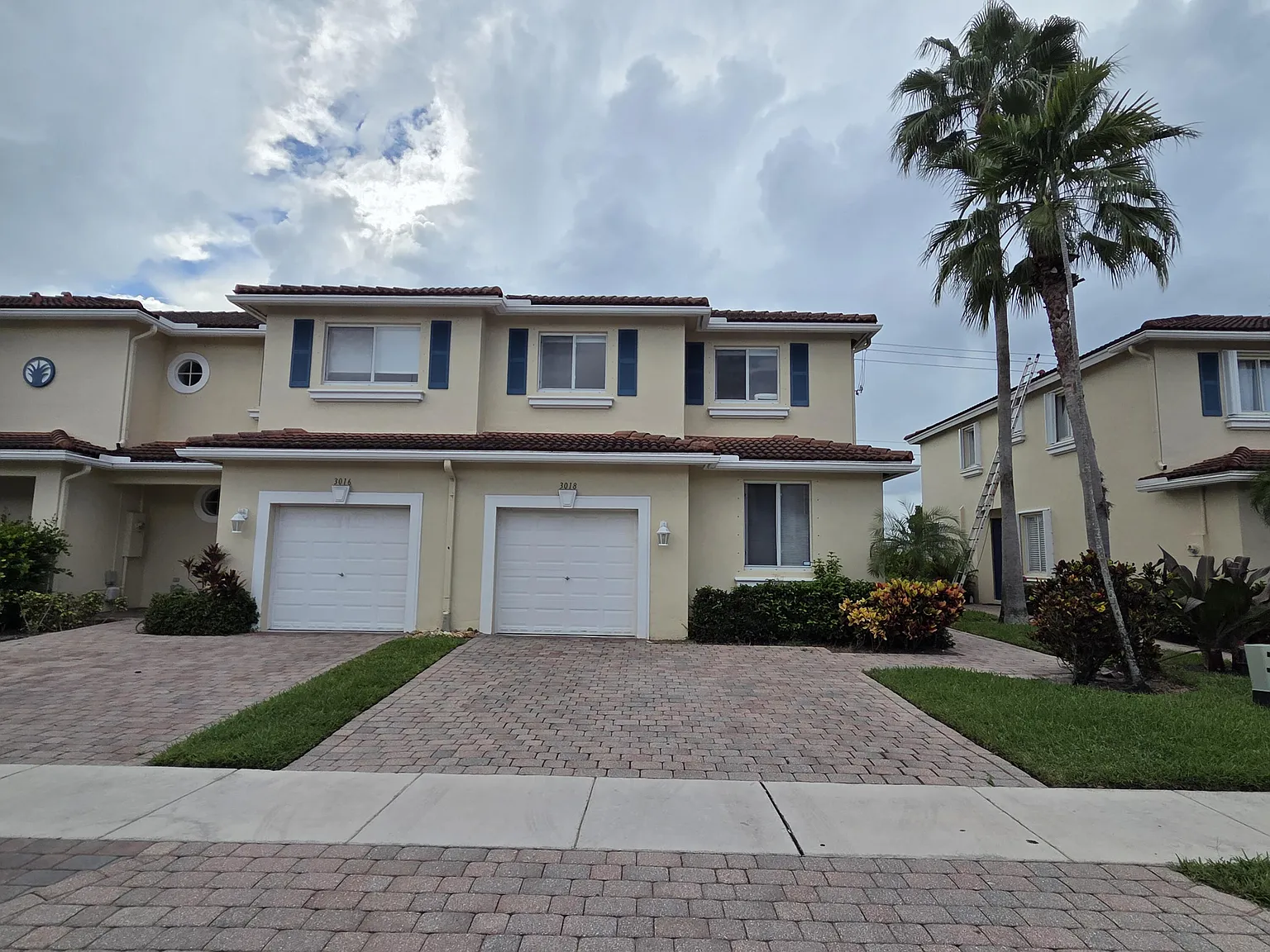 3 bed, 2.5 bath, 1684 sqft, $3,000 — Photo 2