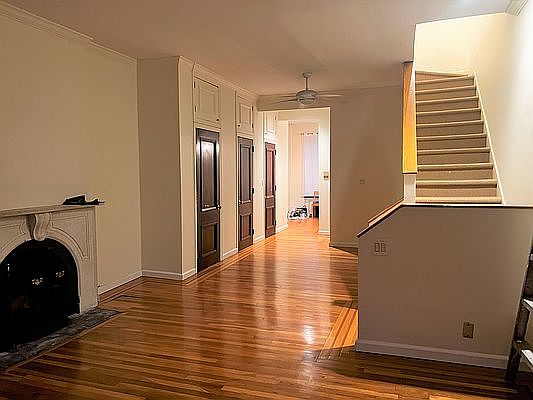 3rd image of 32 W 105th St #3