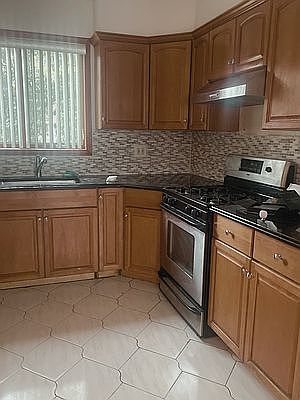 2nd image of 5301 Glenwood Rd Floor 1