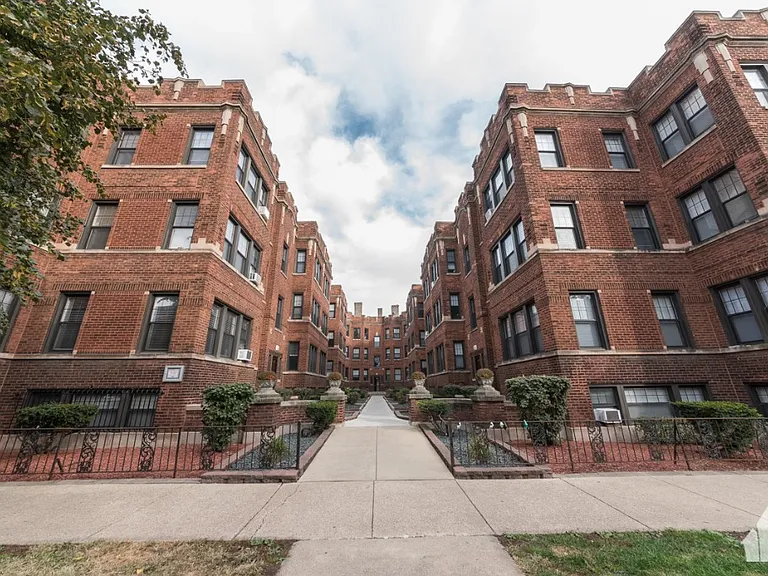 1310 N Artesian Ave #1R — Photo 1