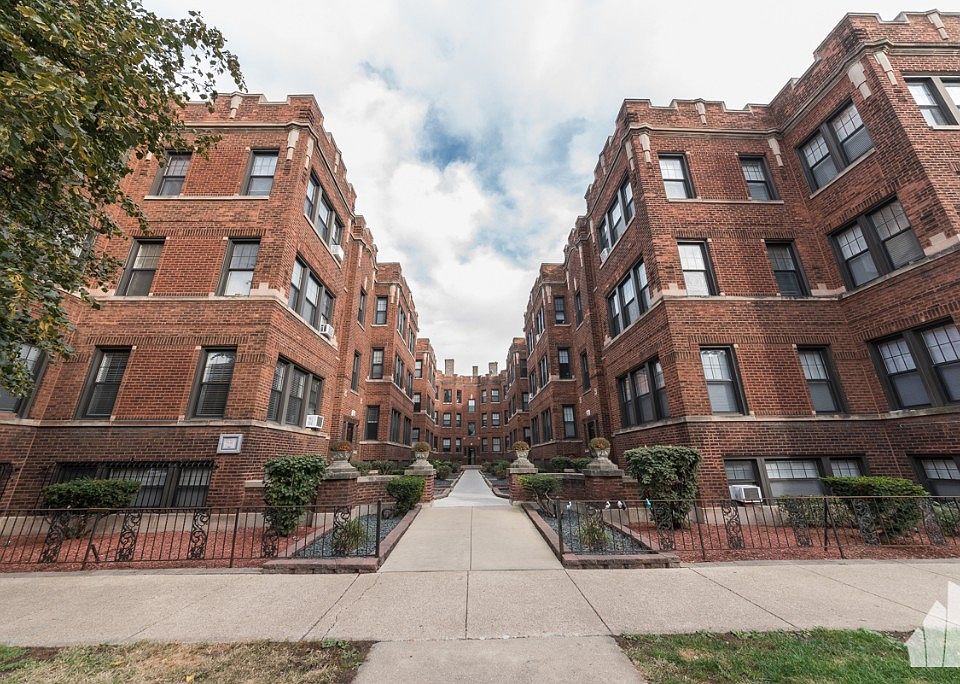 1st image of 1310 N Artesian Ave APT 1R