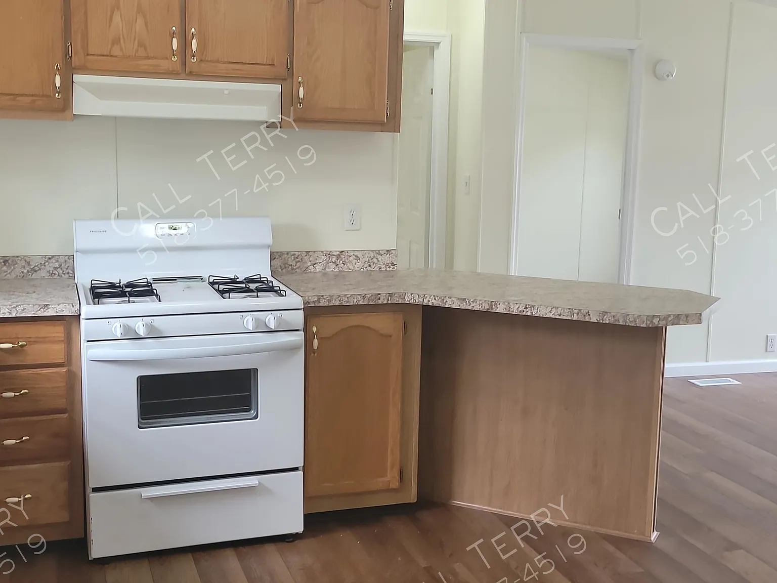3 bed, 960 sqft, $1,725 — Photo 2