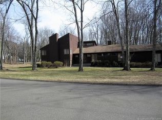 6 N Farms Rd, Avon, CT 06001