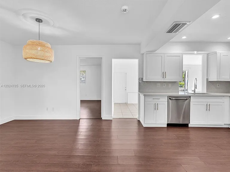 4500 SW 42nd Ter — Photo 18