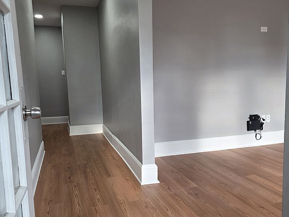 3rd image of 98 Arlington Blvd Floor 1