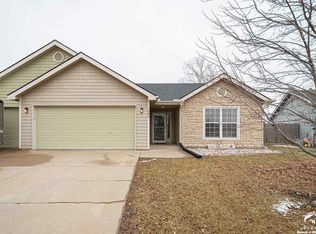 1046 Firetree Ave, Baldwin City, KS 66006
