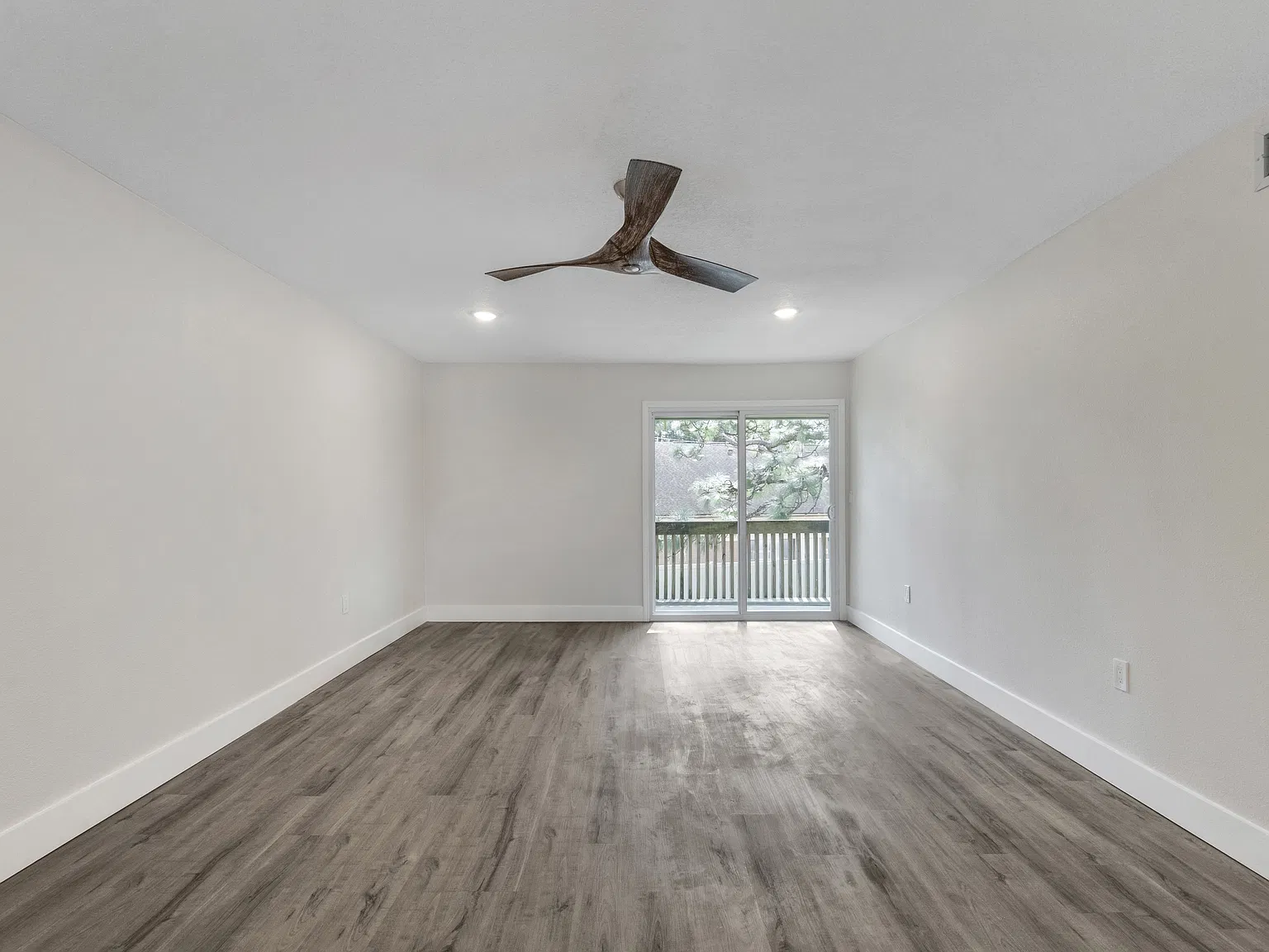 238 Scottsdale Sq — Photo 4