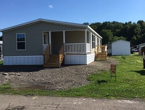 2nd image of 17 Hummingbird Dr