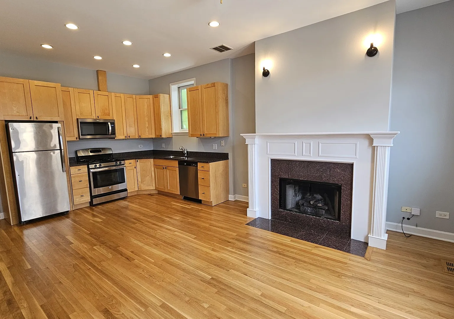 509 N Hartland Ct — Photo 4