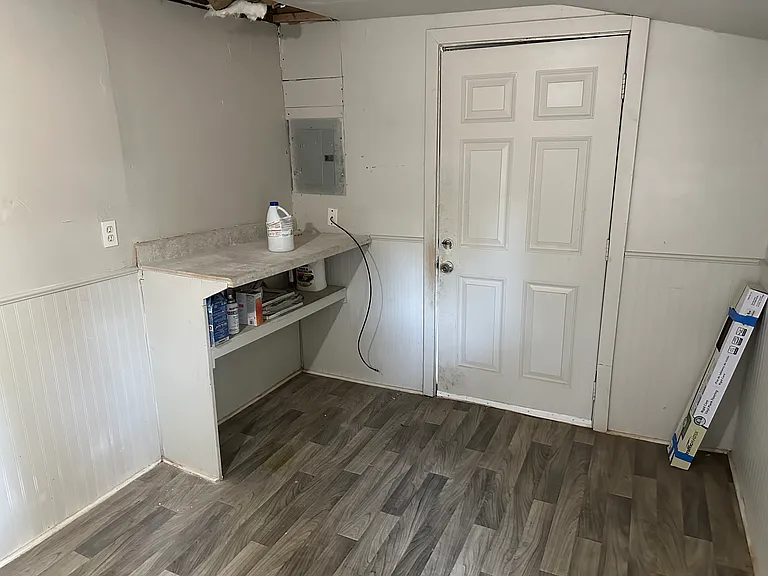 404 E Oak St — Photo 36