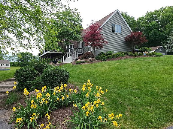 2nd image of 1070 Holden Ave