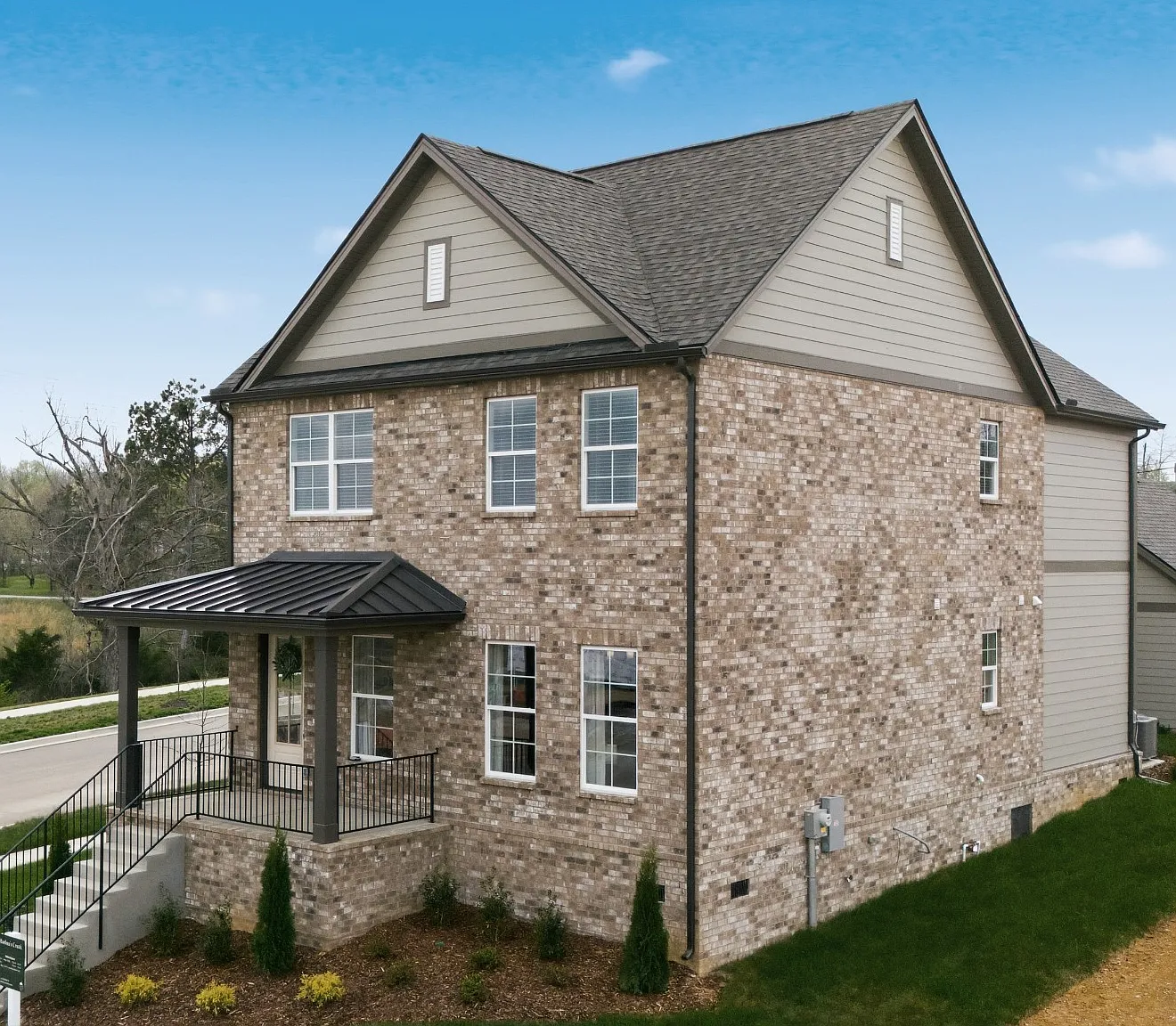 3 bed, 2.5 bath, 2084 sqft, $4,500 — Photo 1