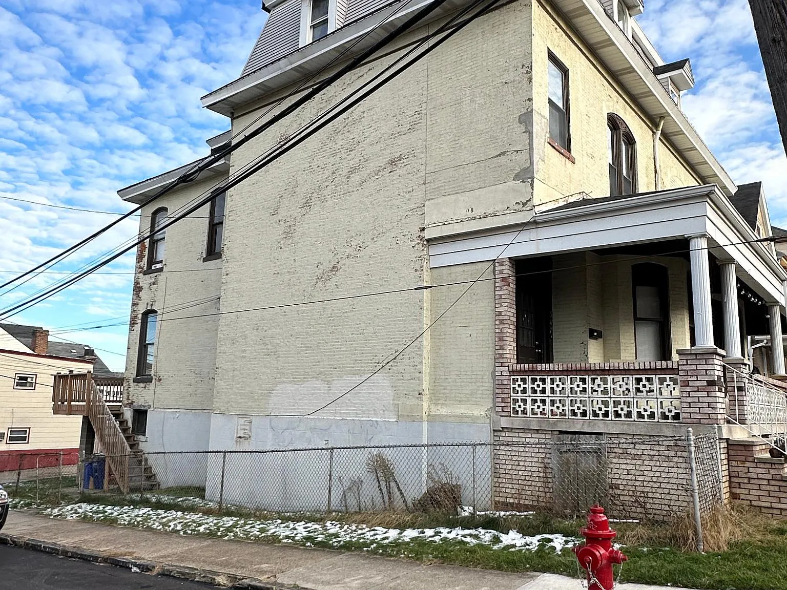 347 Oakland Ave — Photo 4