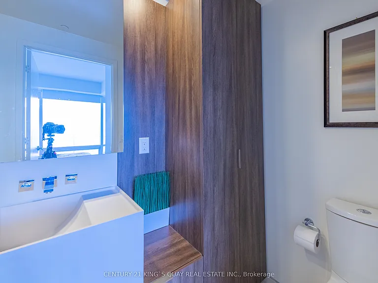 1 Bloor St E #1708 — Photo 17