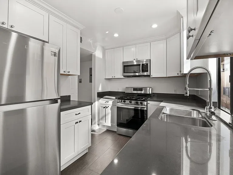 1950 Rodney Dr #105 — Photo 5