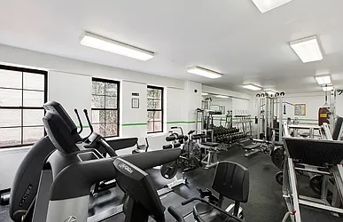 Rented by R New York