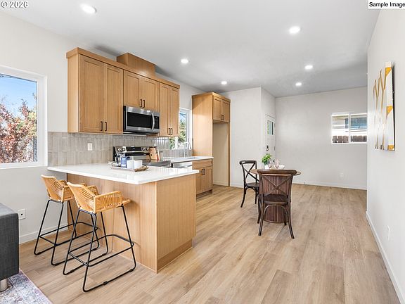 3rd image of 5862 N Missouri Ave #2