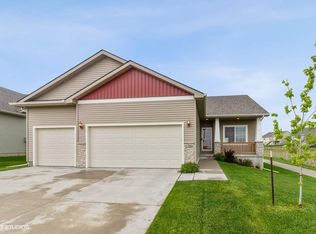 1230 Tuscany Dr SE, Altoona, IA 50009