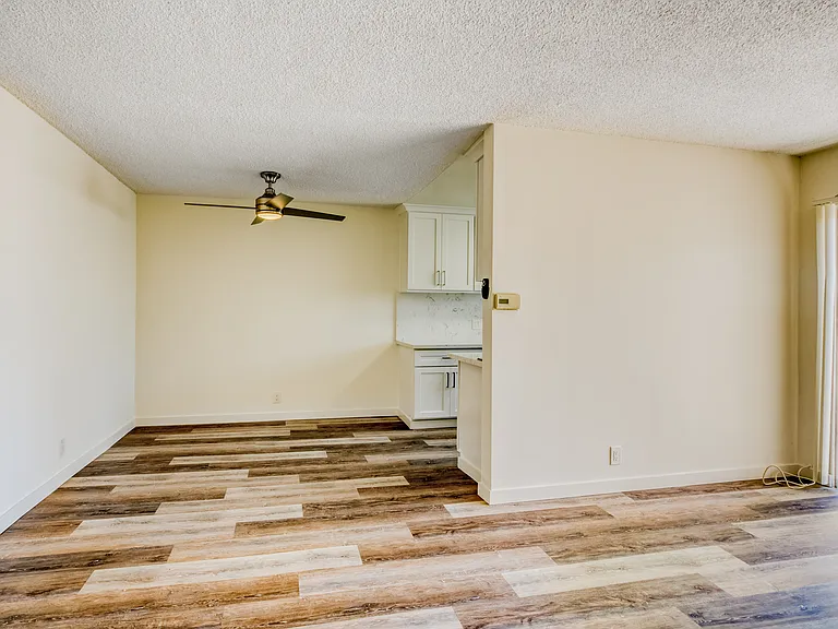7554 Norton Ave — Photo 7