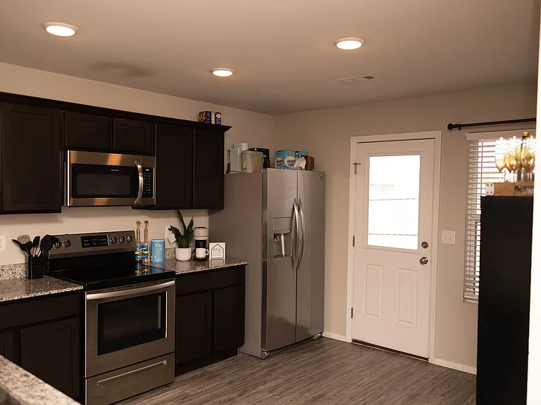 1324 S Morningside Dr — Photo 15