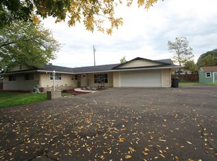 2237 Roberts Rd, Medford, OR 97504