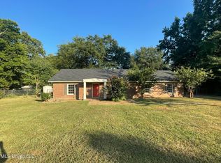 303 Oak Ct, Hollandale, MS 38748