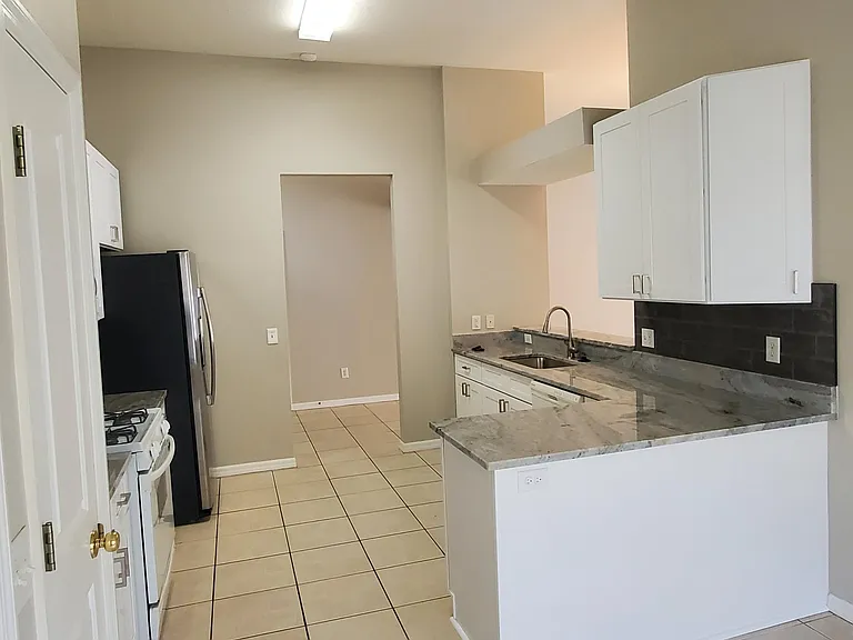 2638 Maylin Dr — Photo 9