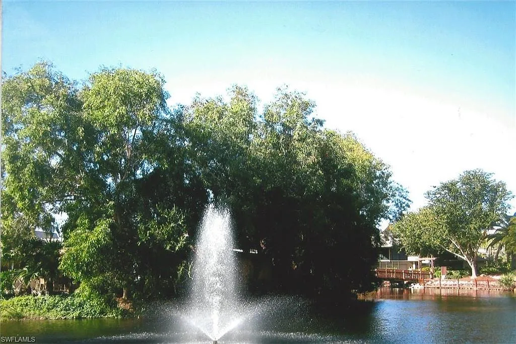 2 bed, 2.0 bath, 800 sqft, $5,200 — Photo 1