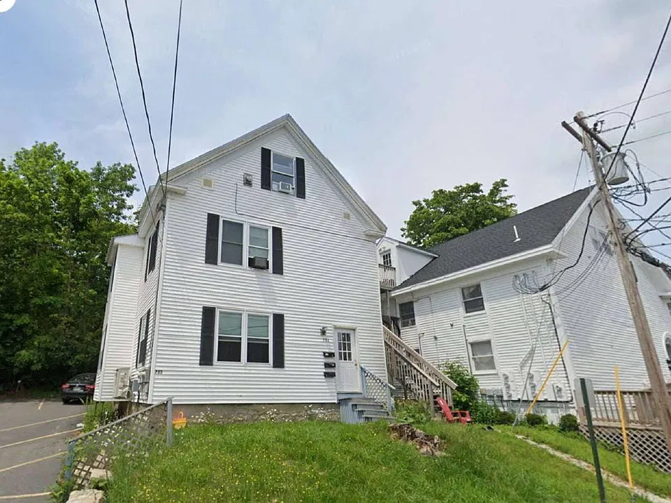 752 Middle St #1