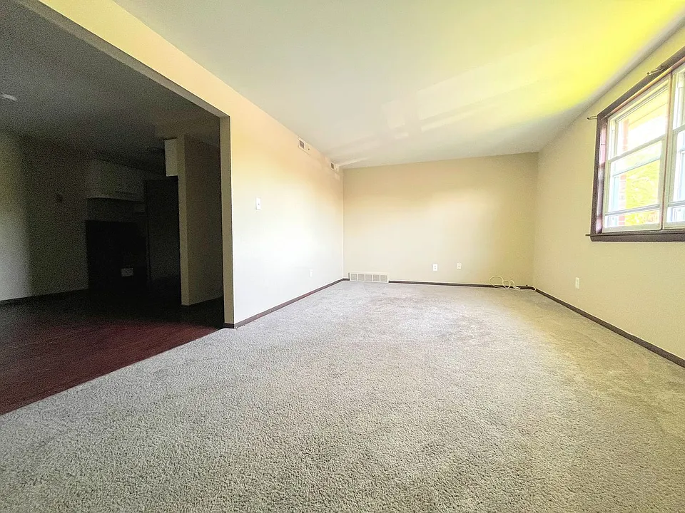 578 Taunton Pl