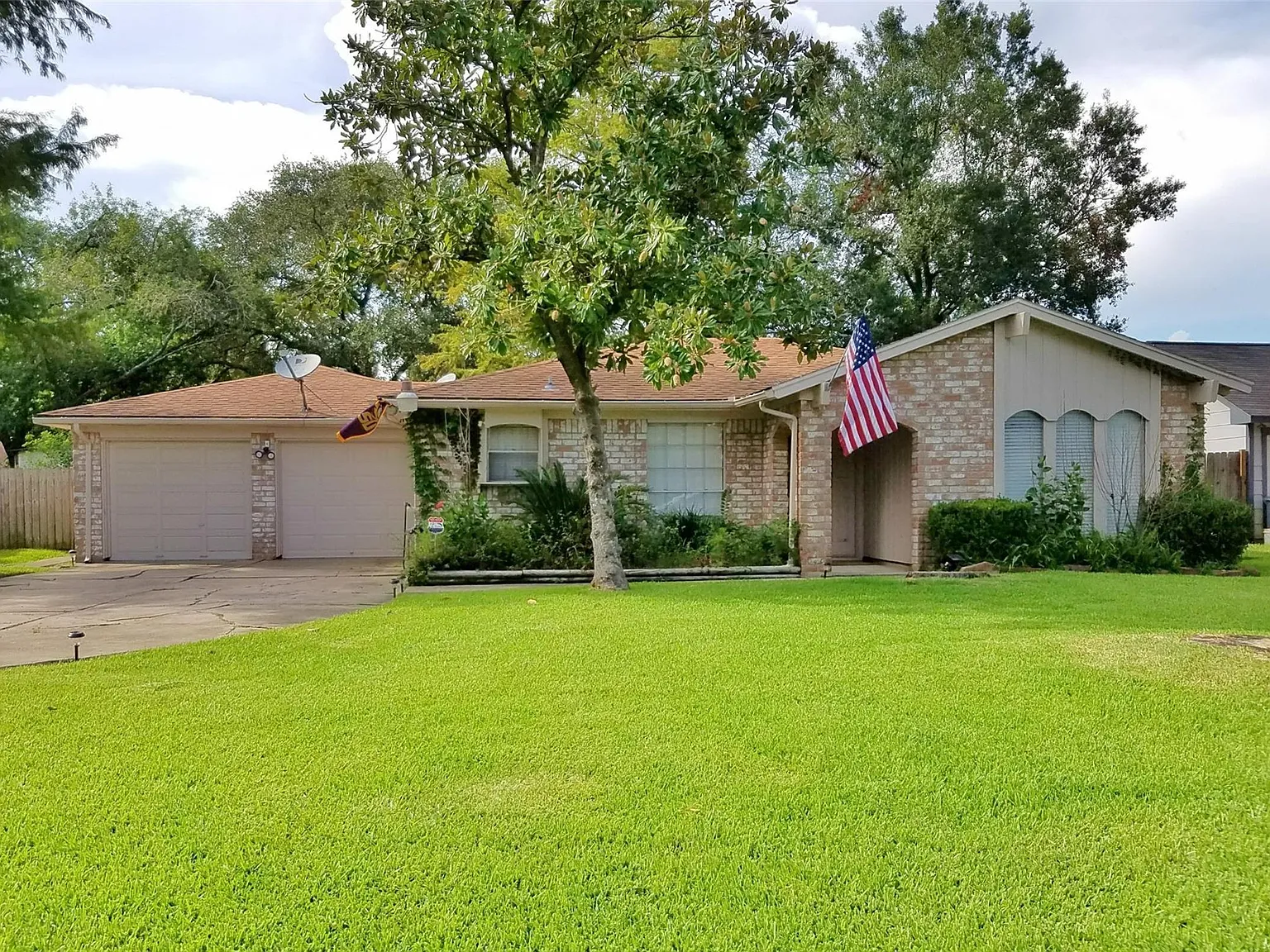 3 bed, 2.0 bath, 1444 sqft, $1,800 — Photo 1